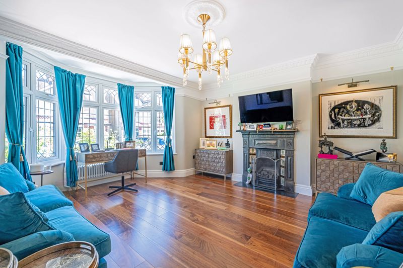 Lounge- click for photo gallery